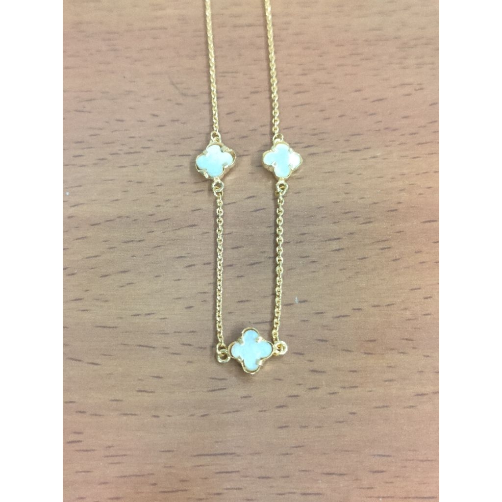 kalung nori 3 clover putih 3 gram emas muda