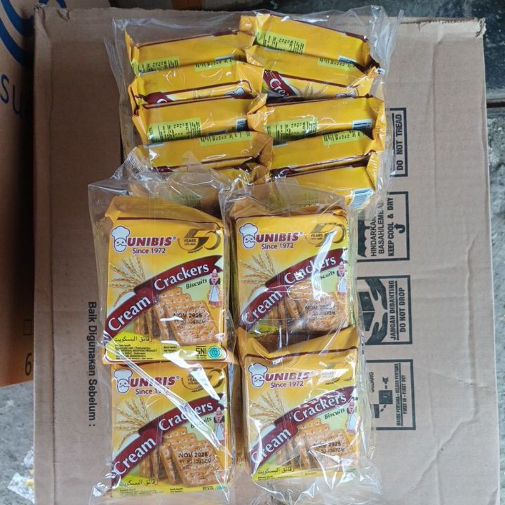 

Unibis Cream Crackers 1 pak isi 10