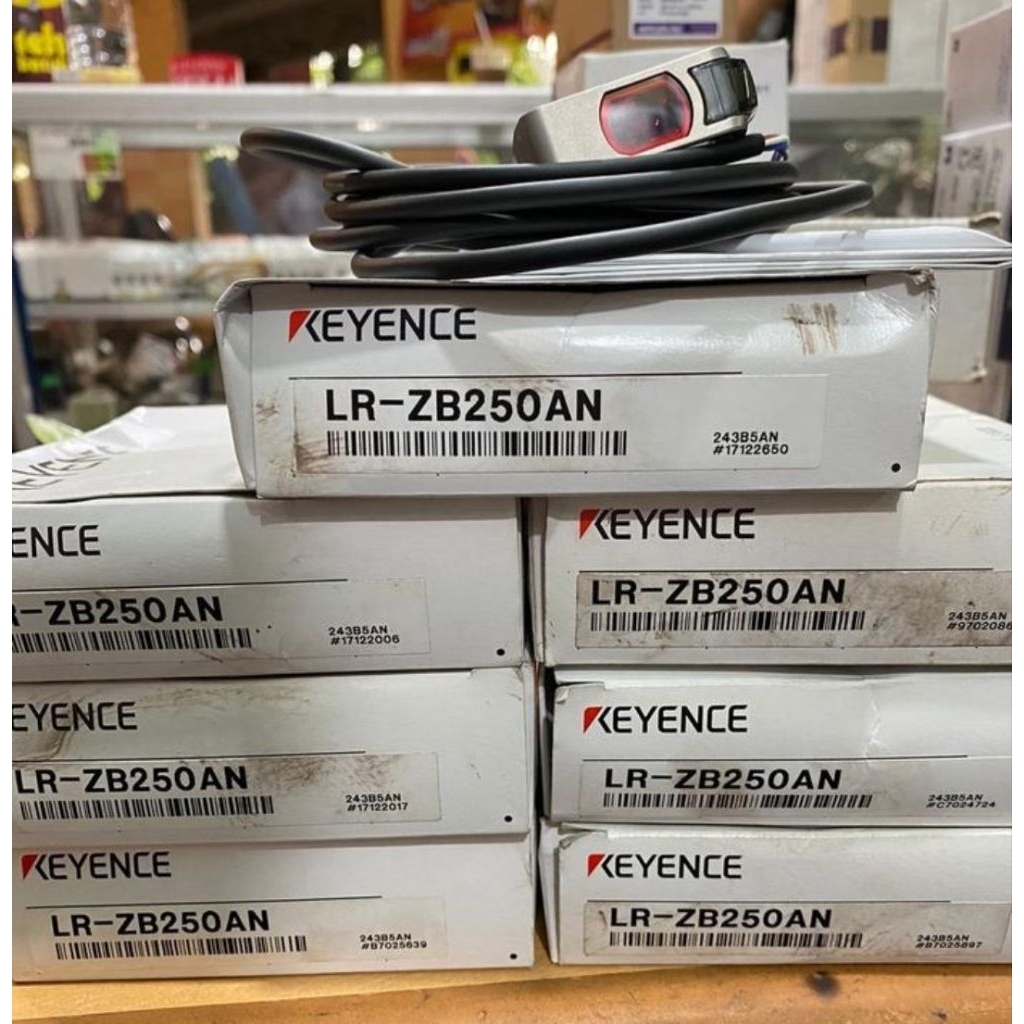 LR-ZB250AN KEYENCE CMOS LASER SENSOR / NPN OUTPUT JARAK 250MM