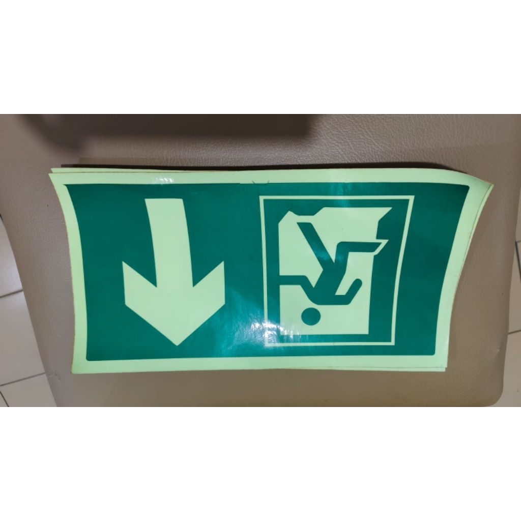 

sticker panah exit fosfor obralan