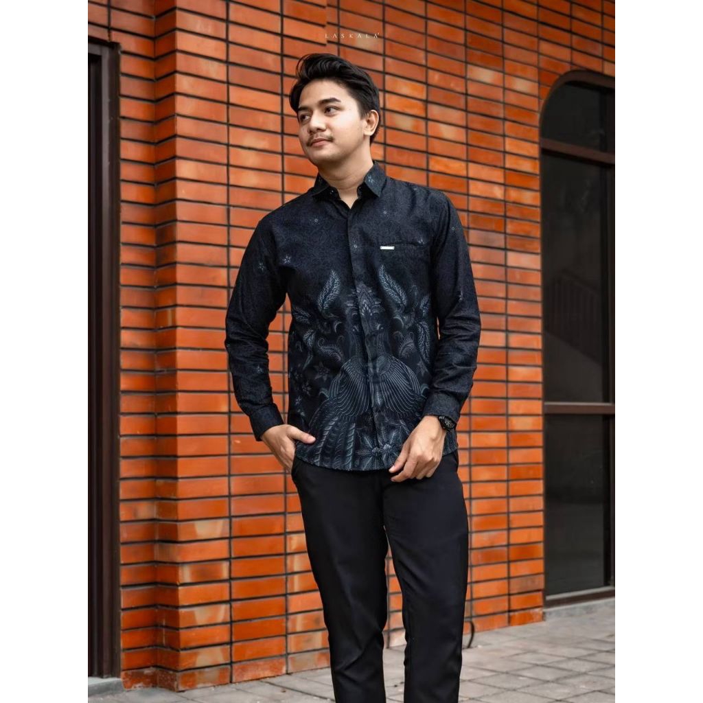 Kemeja batik pria lengan panjang motif terbaru cocok untuk seragam hajatan couple keluarga