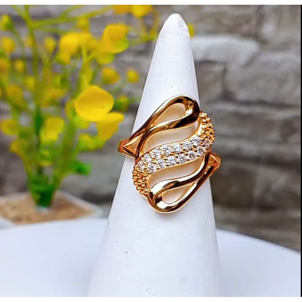 Cincin titanium terbaru perhiasan wanita dewasa motif  permata tengga anti karat tidak mudah luntur 