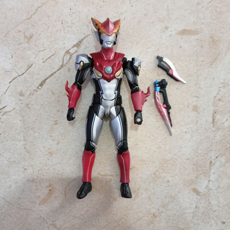 shf ultraman rosso flame