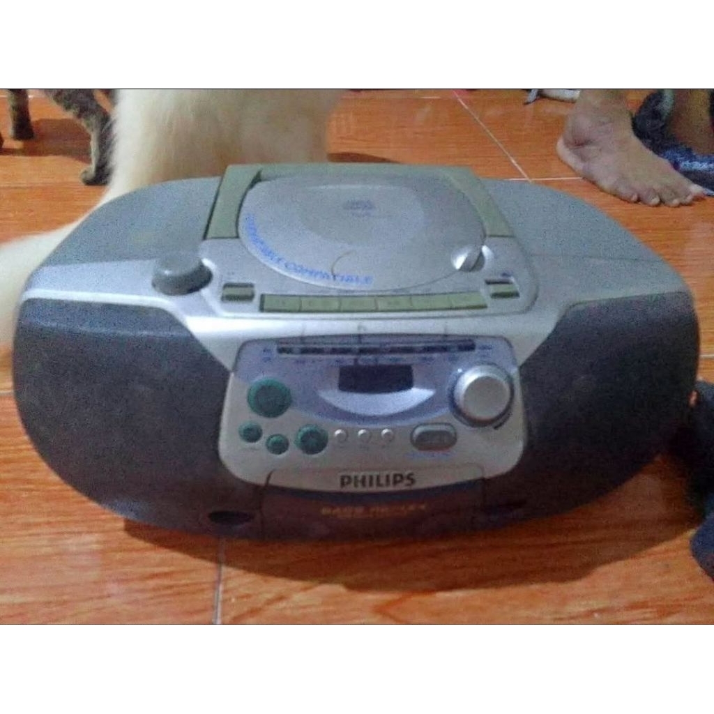 Philips AZ1220 Tape Casette CD Player Radio Boombox Bass Reflex