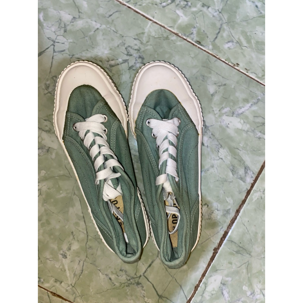 prelov sepatu lucu ALEXIS