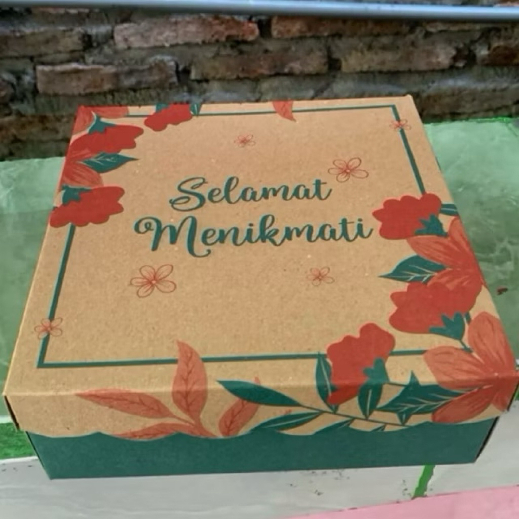 

Box motif kardus snack/kue/nasi. kardus uk 18x18 cm.