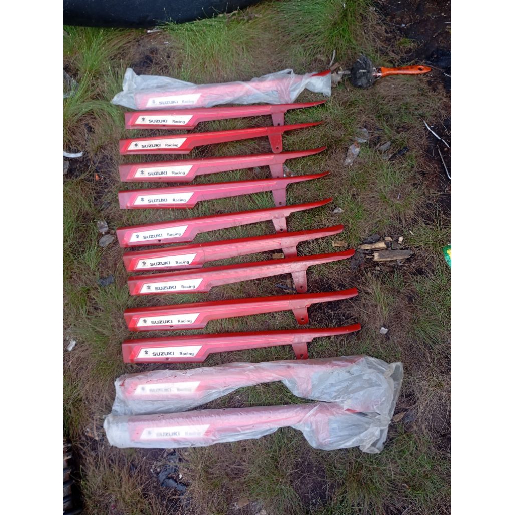 KATENGKAS TUTUP RANTAI PELINDUNG RANTAI SUZUKI RC 80 RC100