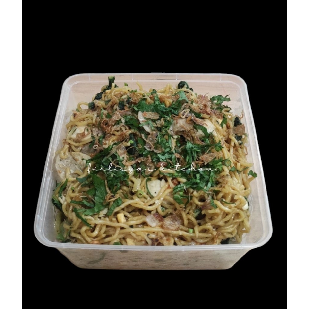 

Mie goreng ayam telur baso