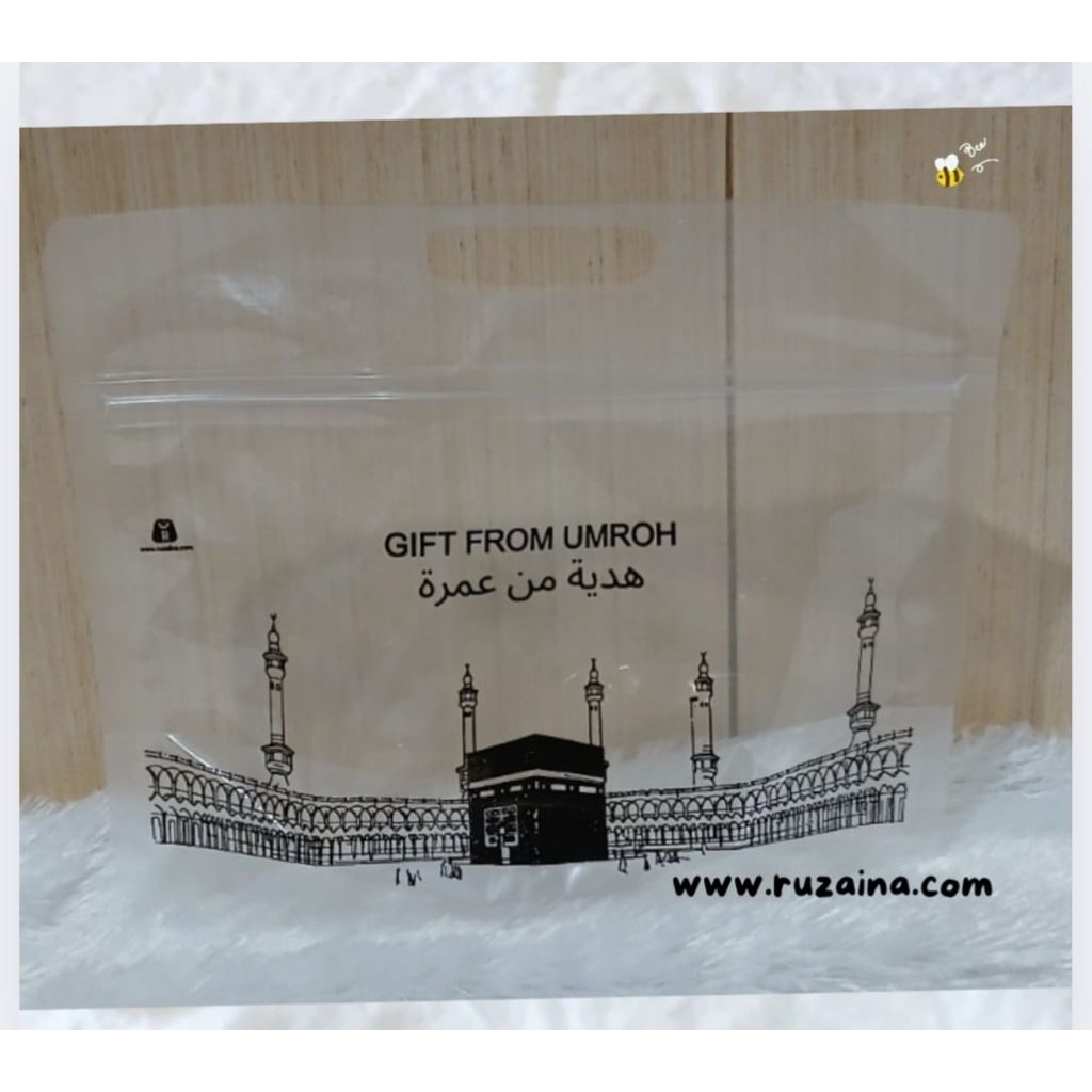 

POUCH UMROH, KEMASAN POUCH EDISI UMROH, OLEH OLEH UMROH PREMIUM