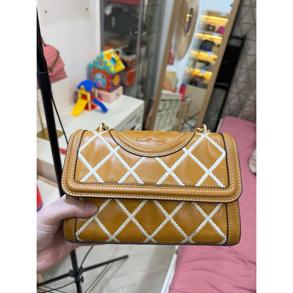 fleming small pop quilt preloved