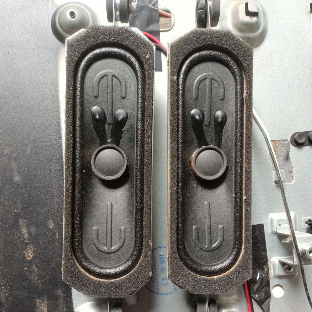 Speaker tv led panasonic 32G302G sepasang