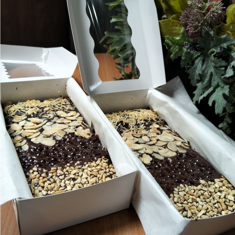

Brownies Panggang Nyoklat Banget Crunchy Full Butter | 20X10X5 | by Browniesinaja