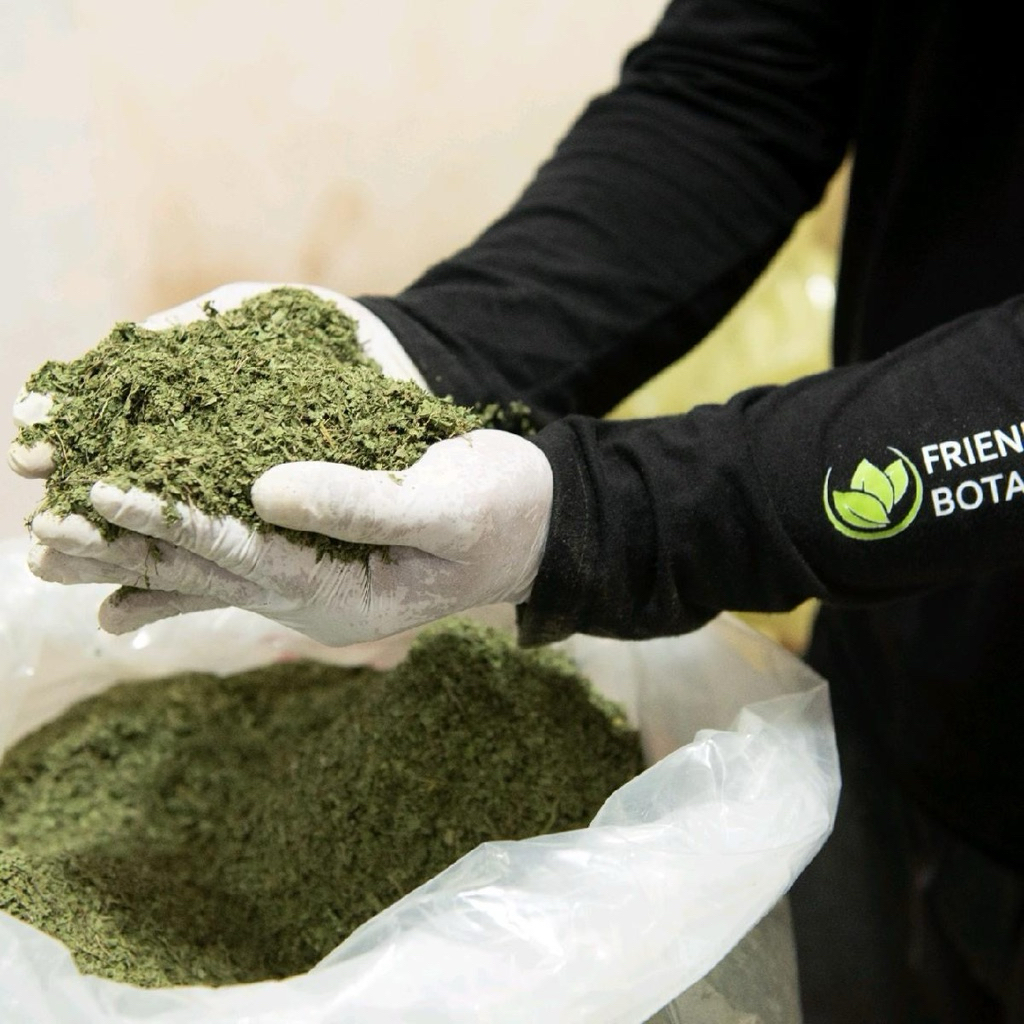 

Daun hancur Purlik 1kg