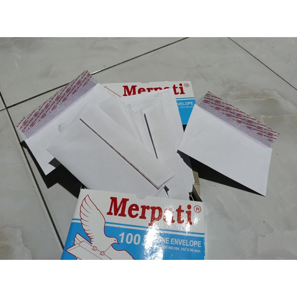 

1 pak amplop merpati putih besar ukuran 152 × 90 mm