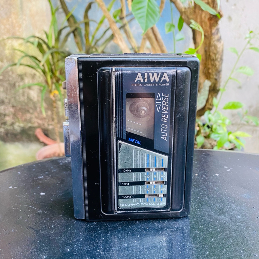 AIWA Auto Reverse – Walkman Jadul untuk Pajangan Antik Bergaya Retro