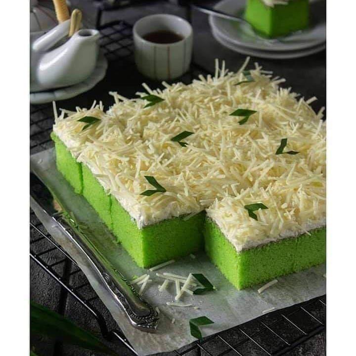 

Brownies Bolu Pandan Premium 20x10 - Bolu Pandan Keju-Lembut