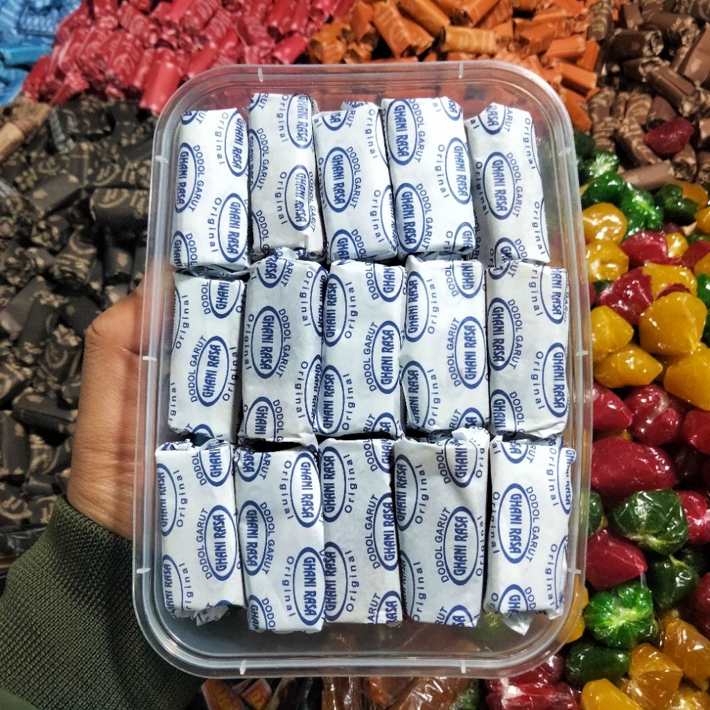 

DODOL GARUT COKSU COKLAT SUSU 1KG