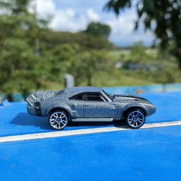 Hot Wheels Ice Charger