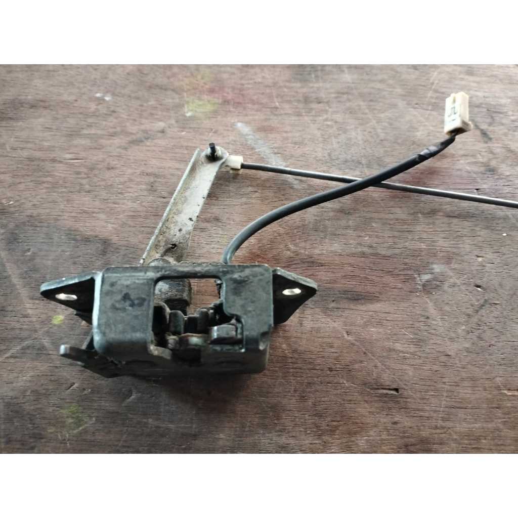 Door lock doorlock dorlock Bagasi backdoor Avanza Xenia lama 2004 - 2011 ori copotan