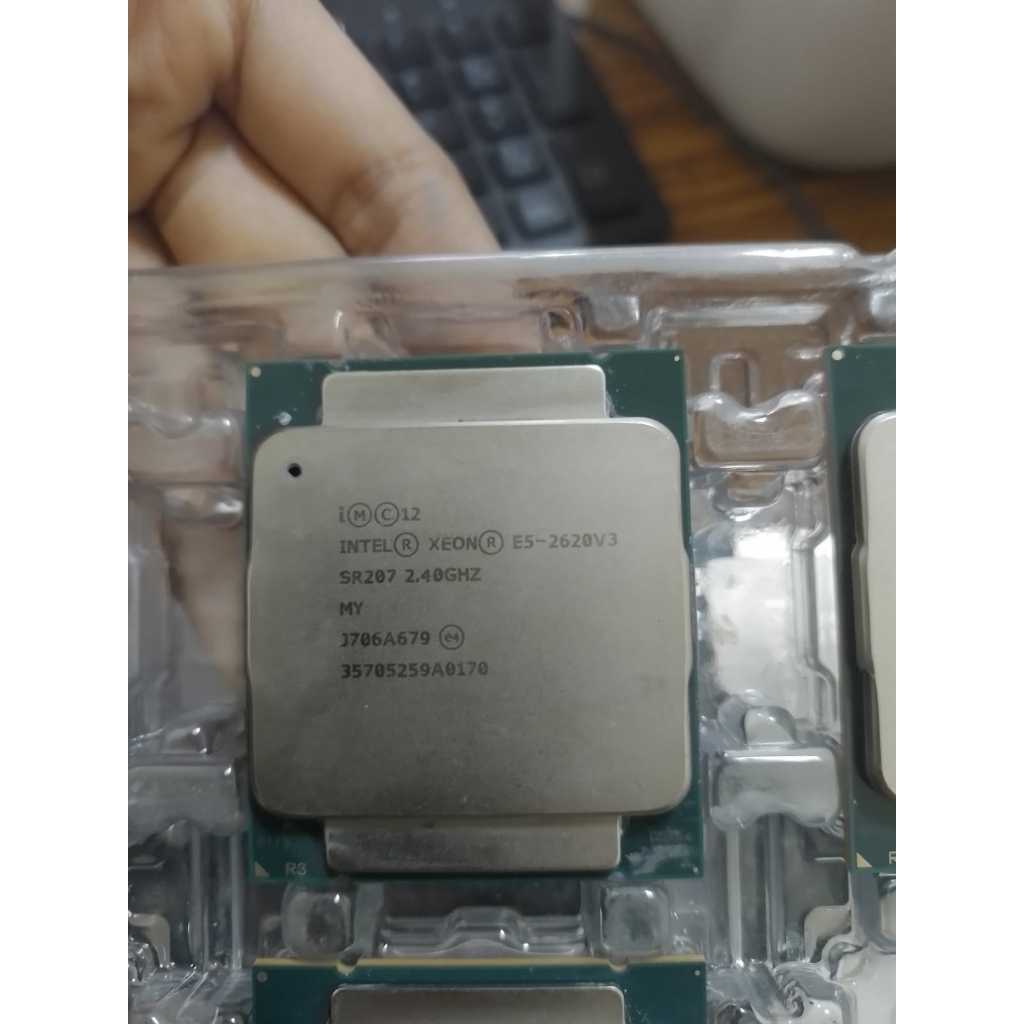 Prosessor intel Xeon E5-2620 V3 [ 2.40GHZ }