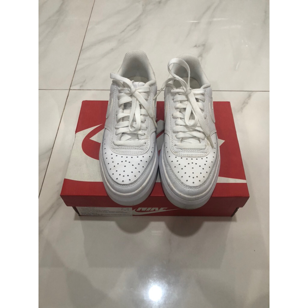 Preloved sepatu wanita warna putih