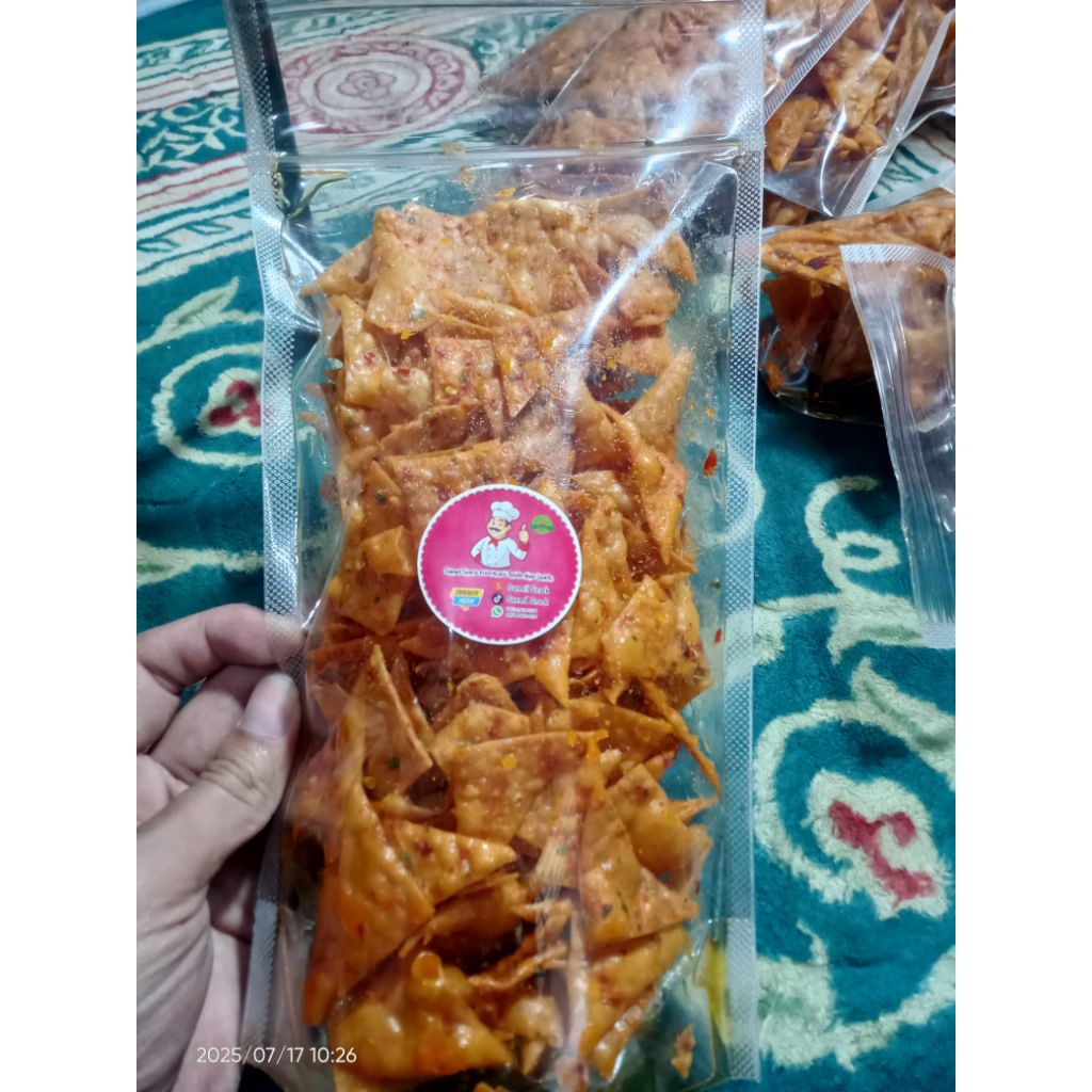 

PANGSIT PEDAS BUMBU BERLIMPAH DAUN JERUK
