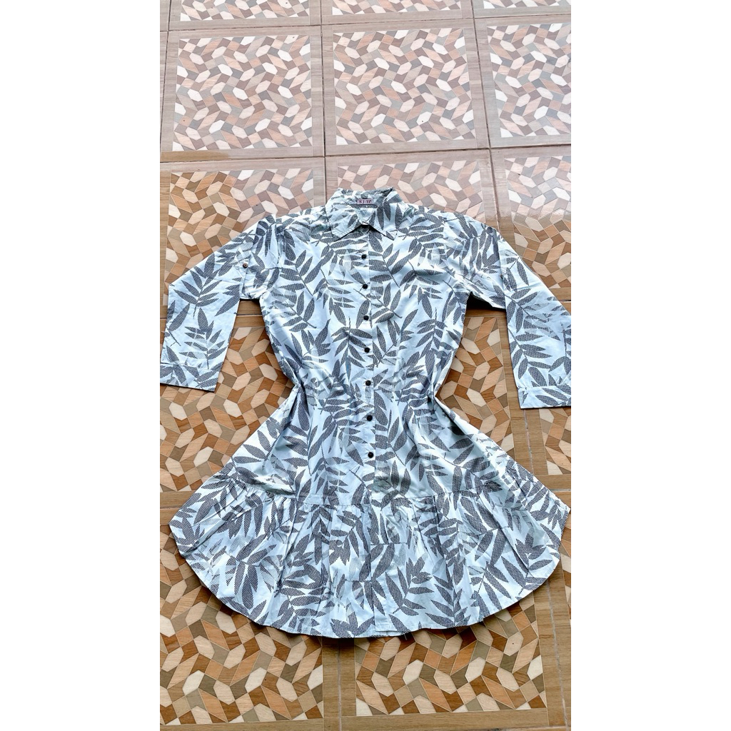 Tunik Wanita Kekinian Motif Bunga Hitam Putih (Preloved)