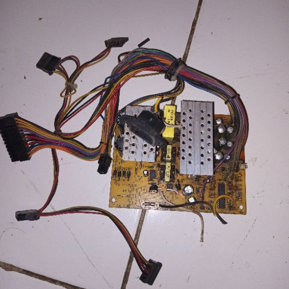 Mesin Mainboard PSU Merek Zyrex Model:ATX-300W Mati Bahan.