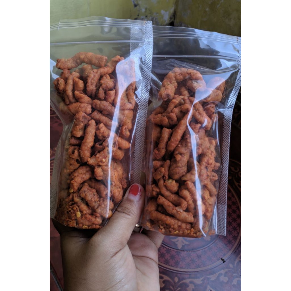 

Usus crispy Pedas daun jeruk 100gram