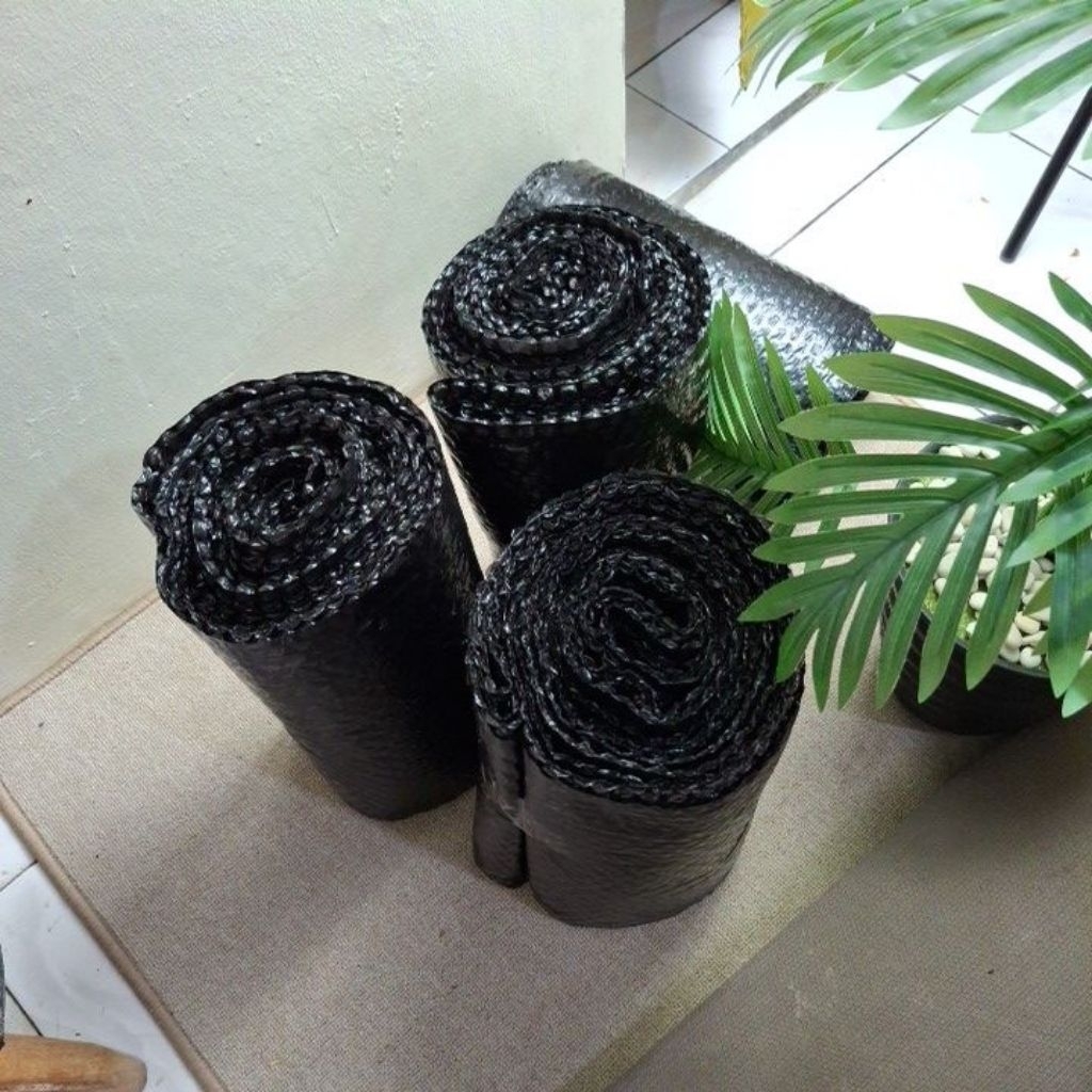 

Bublewrap 10 m x 30 cm warna hitam
