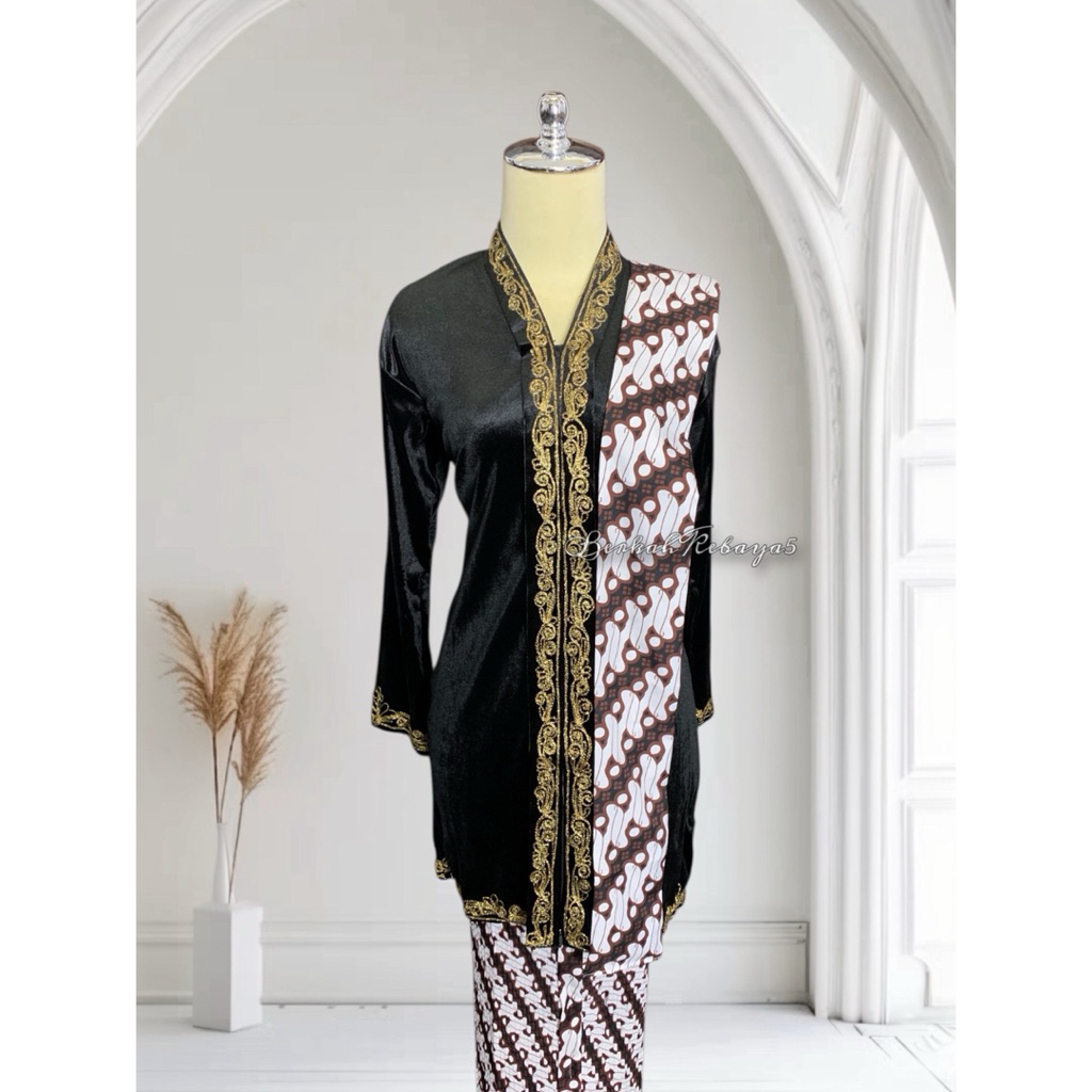 Setelan Kebaya Encim Bordir Panjang Warna Hitam + Selendang + Jarik Plisket