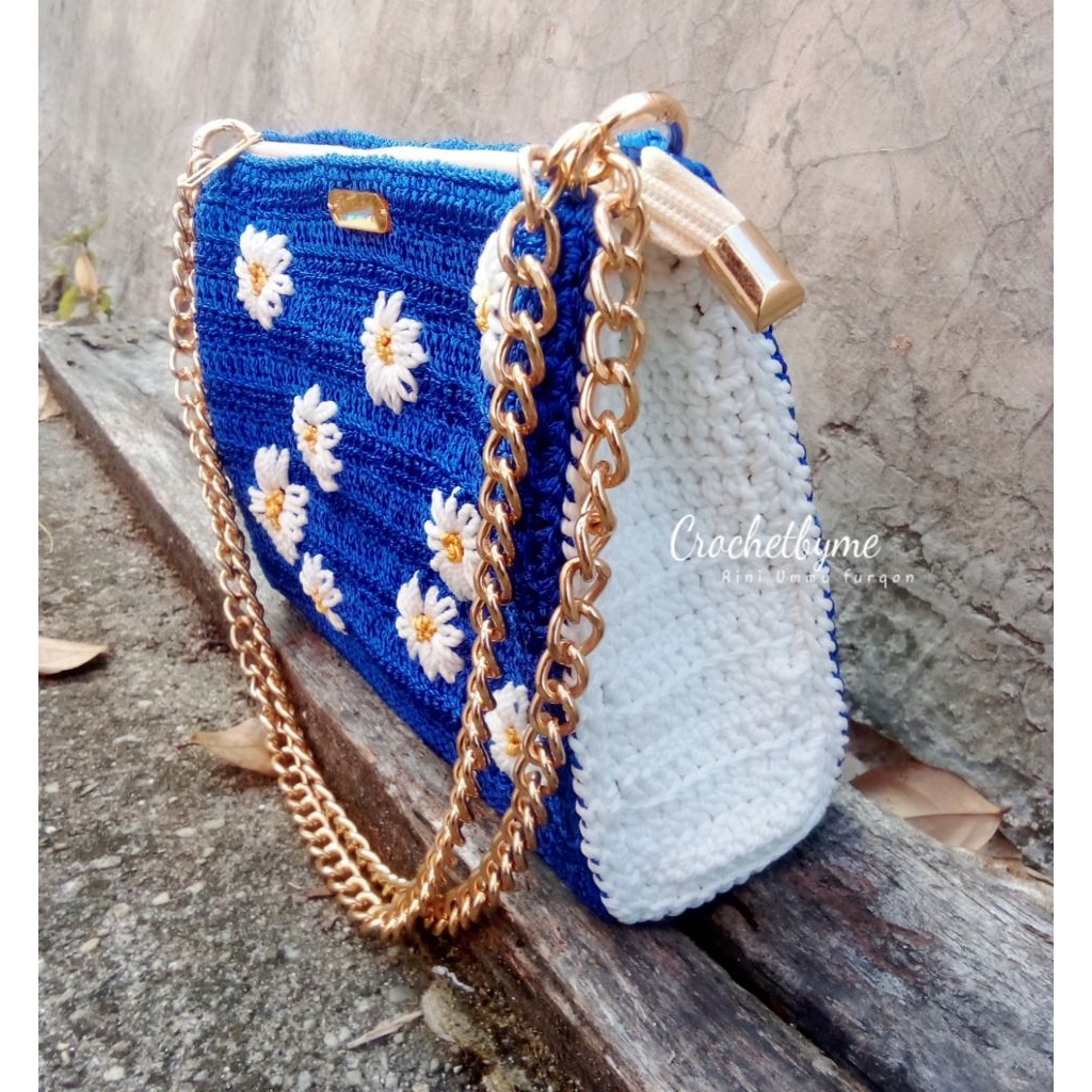 tas rajut bunga daisy biru