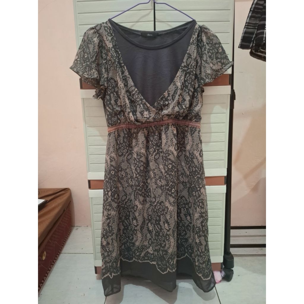 preloved dress over jeans vintage