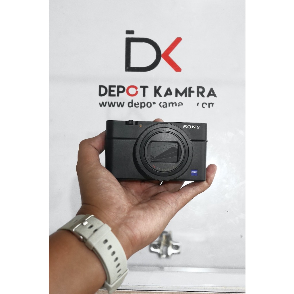 ( DEPOT KAMERA ) SECOND KAMERA SONY RX100VI SHOOTING GRIP KODE 343