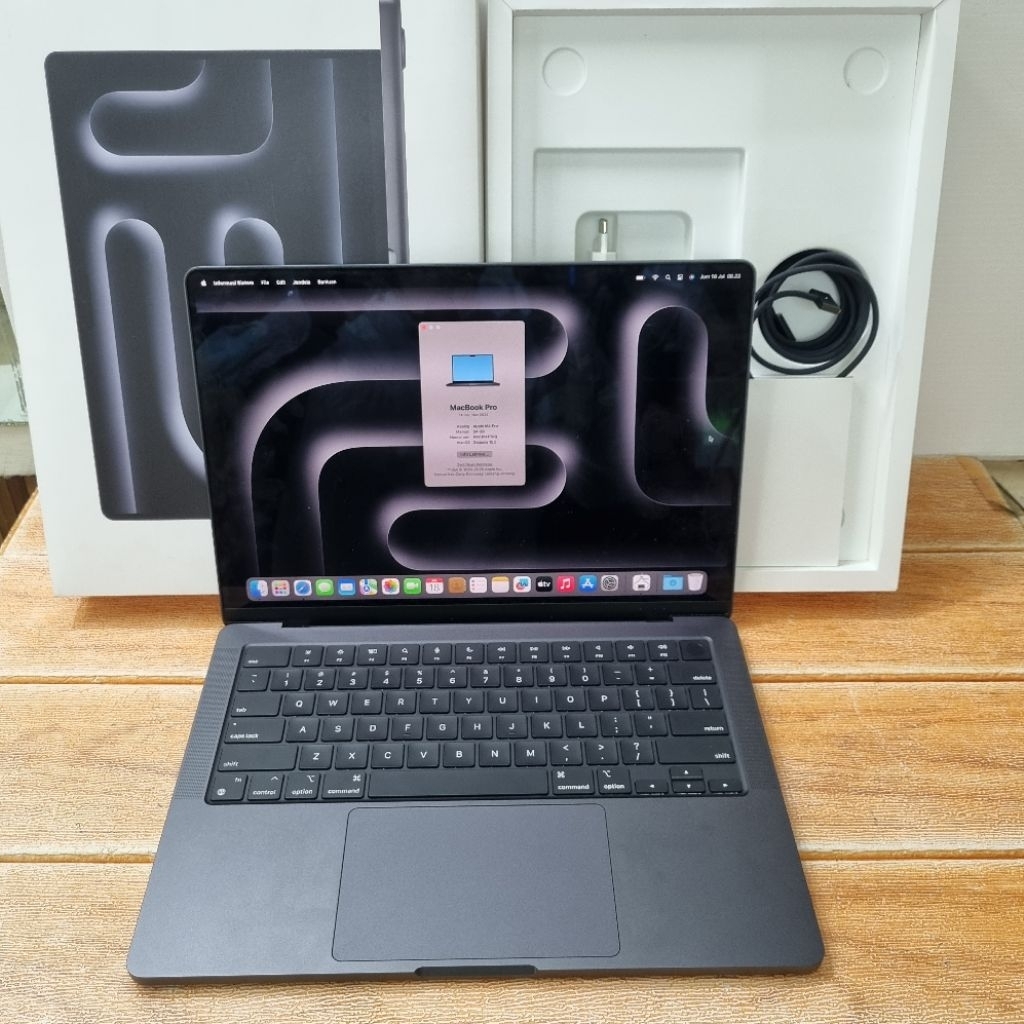 Apple MacBook M4 Pro Ram 24gb Ssd 512gb 14" inch Second Mulus Garansi Resmi iBox