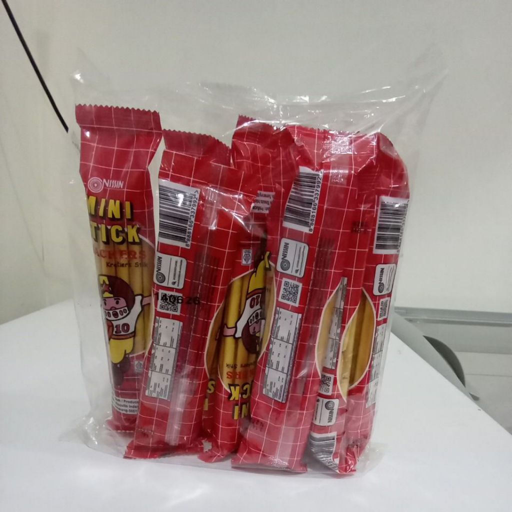 

nissin mini stick krackers stik isi 10