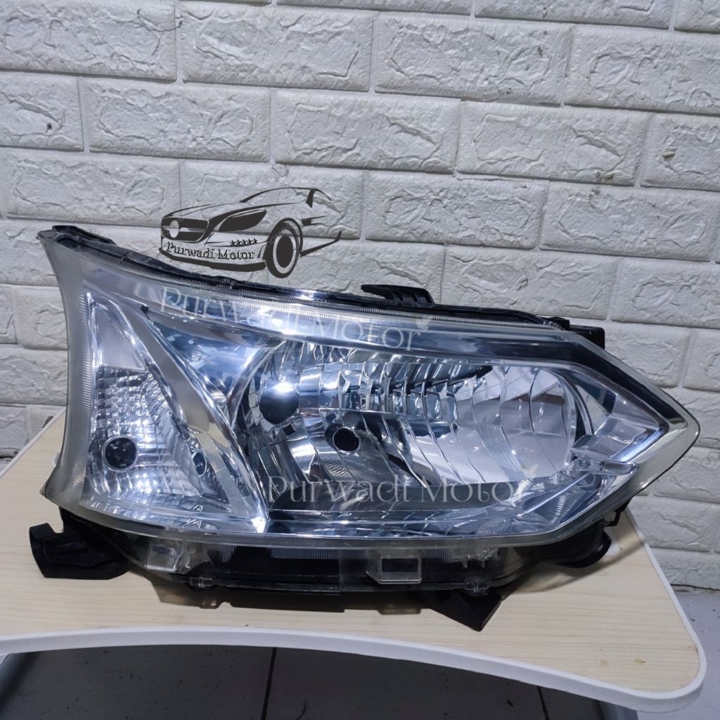 Headlamp lampu depan Toyota Avanza 2016-2018 Original
