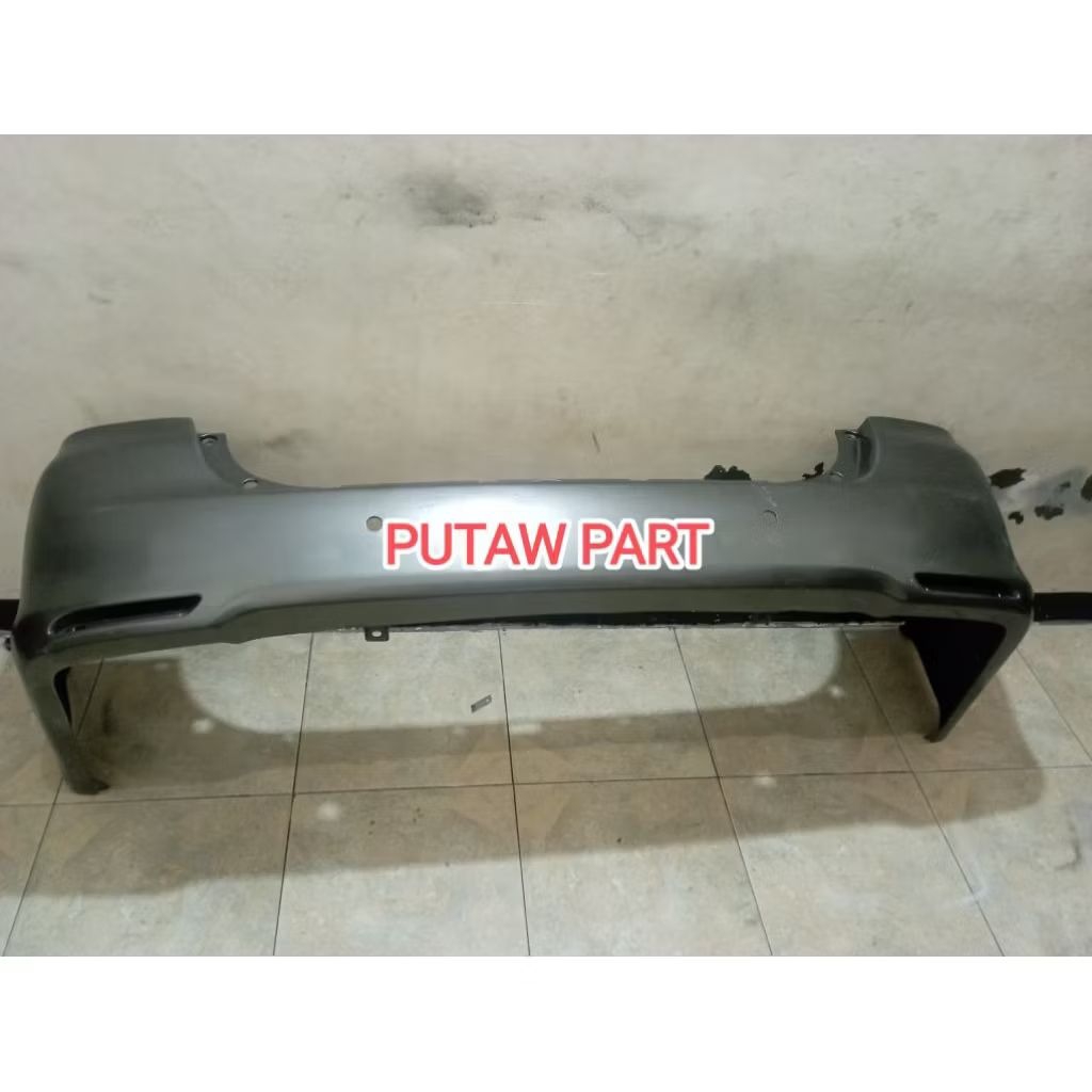 Bemper Belakang Innova 2010-2016 Original