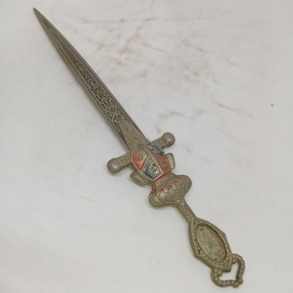 Pedang Pembuka Surat - Koleksi Antik