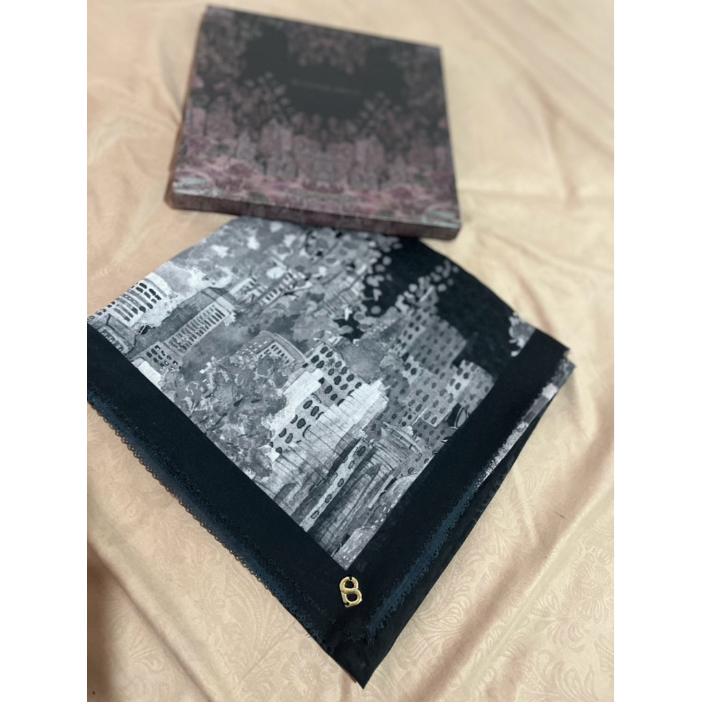 Buttonscarves Hitam Rare New York Reborn hitam fifth avenue