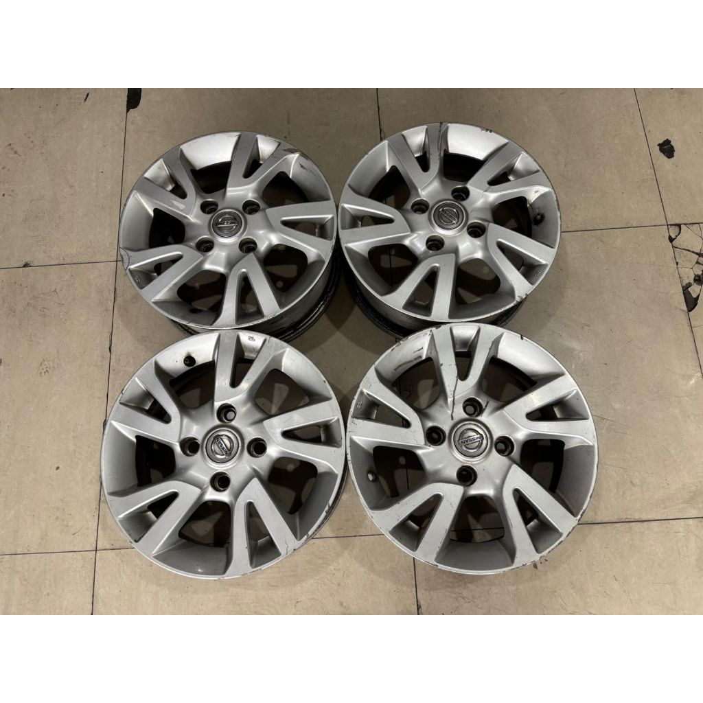 VELG ORI BEKAS STD LIVINA R15 X5,5 4X114 ET45 WARNA SILVER