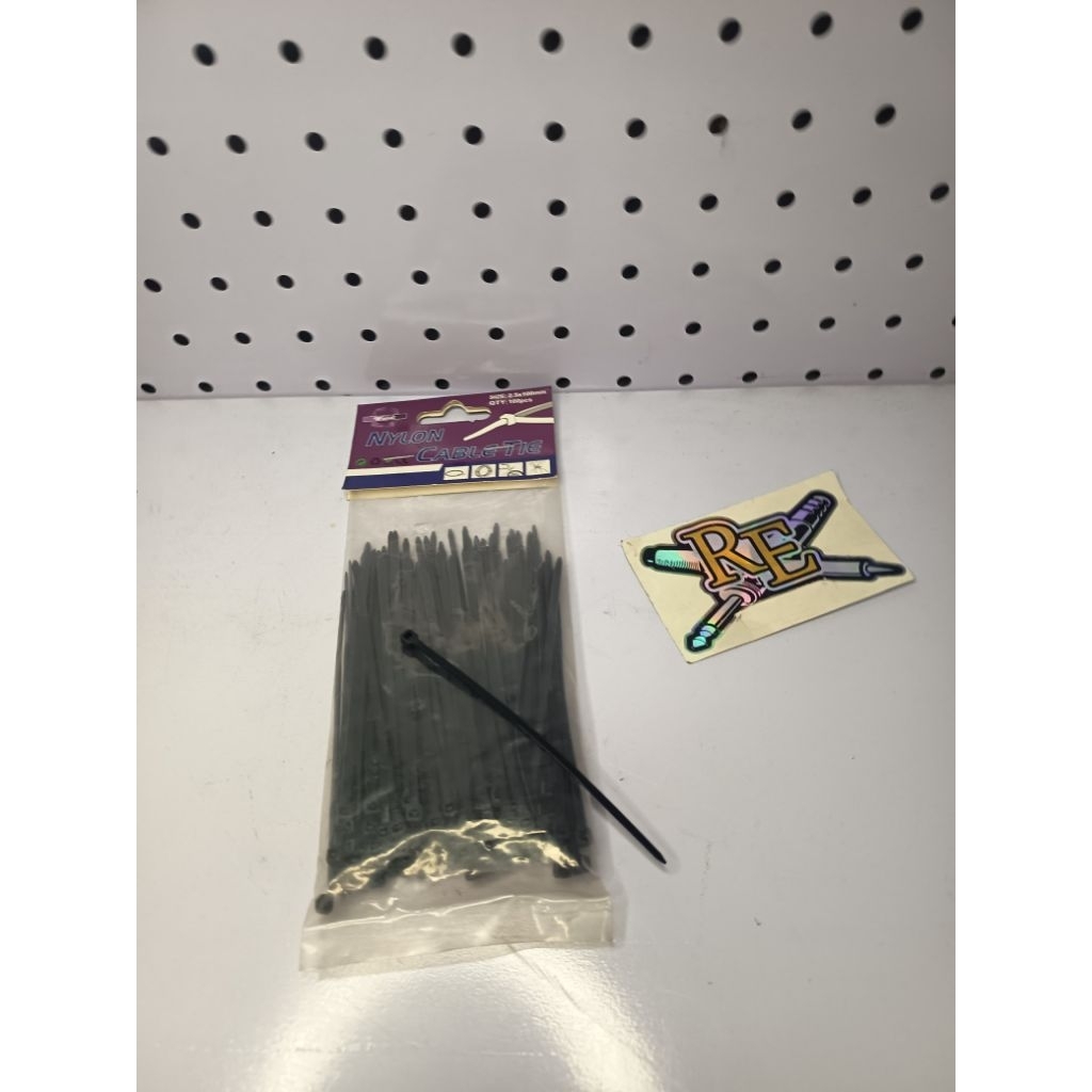 

kabel ties 2.5 x 200mm , 3 x 150mm , 2.5 x 100mm