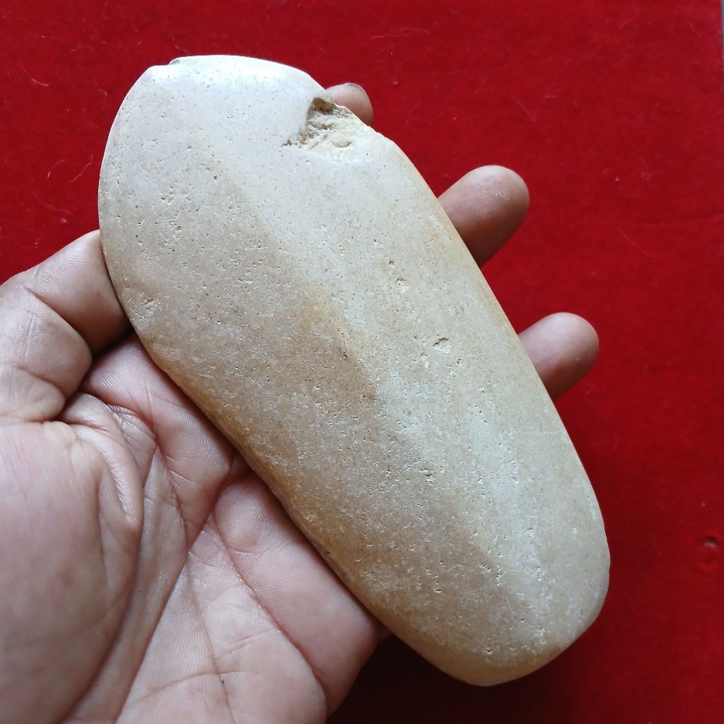 Koleksi Temuan Galian Kapak Batu Purba