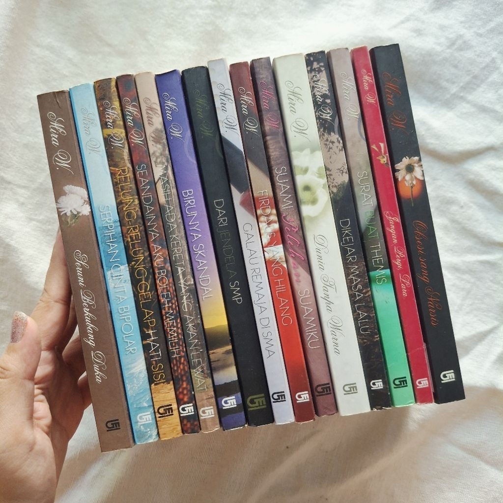 Buku Novel MIRA W Banyak Judul Seruni Berkubang Duka Birunya Skandal Serpihan Bipolar Dunia Tanpa Wa
