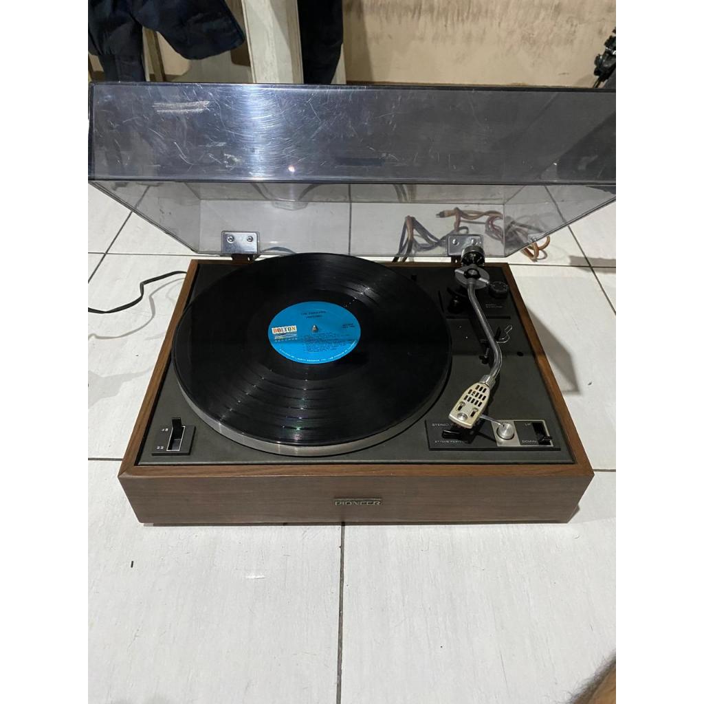 TurnTable pemutar musik piringan hitam vinyl pioneer