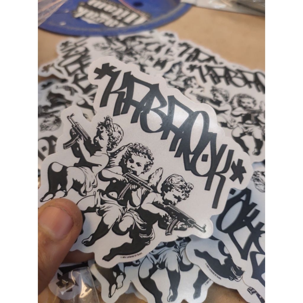 

PRINT CUTTING STICKER CUSTOM VYNIL,CHROMO,HOLOGRAM DIE CUT & KISS CUT UKURAN A3+