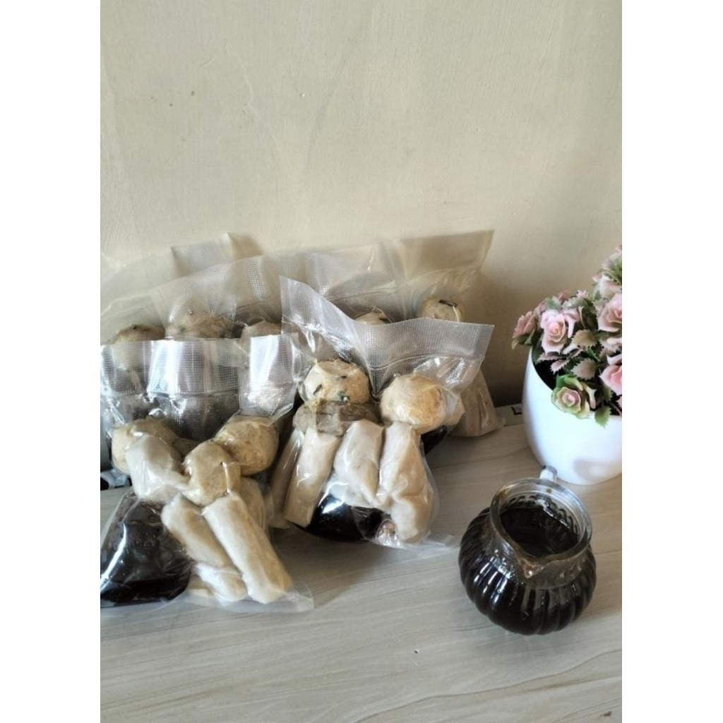 

MPEK MPEK FROZEN FOOD BICIK YATI ASLI PALEMBANG,ISI 10 CAMPUR