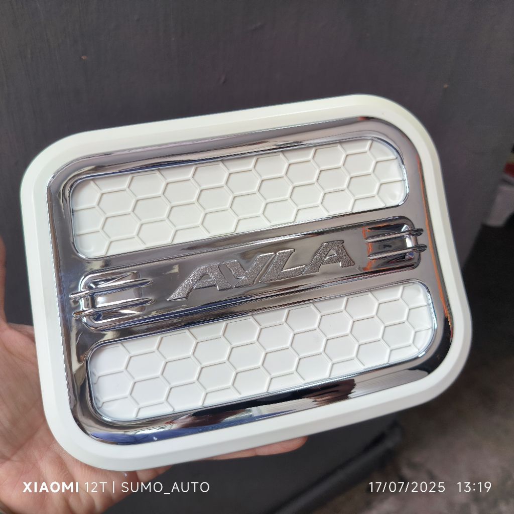 tank cover variasi tutup bensin untuk daihatsu ayla tahun 2013-2021