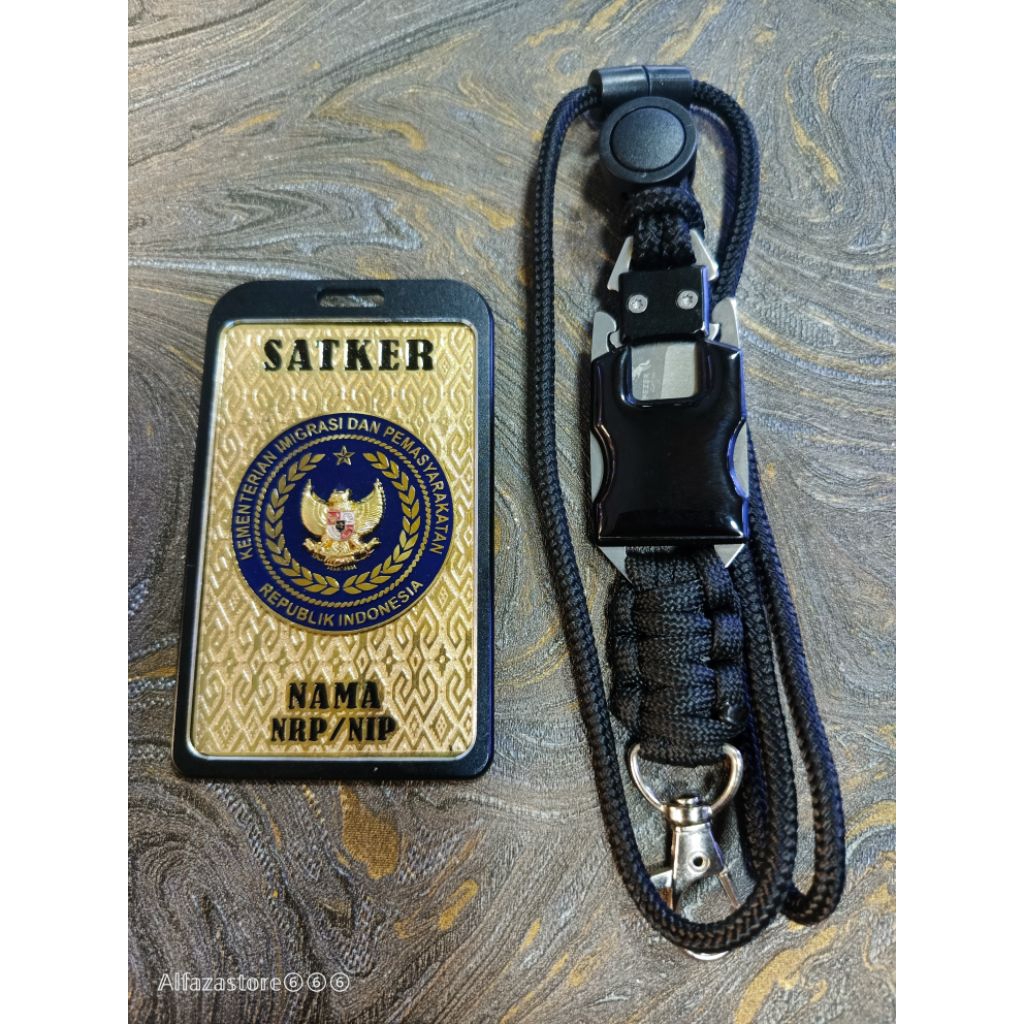

plat id card lencana custom lanyard dan holder logo kementerian imigrasi dan pemasyarakatan