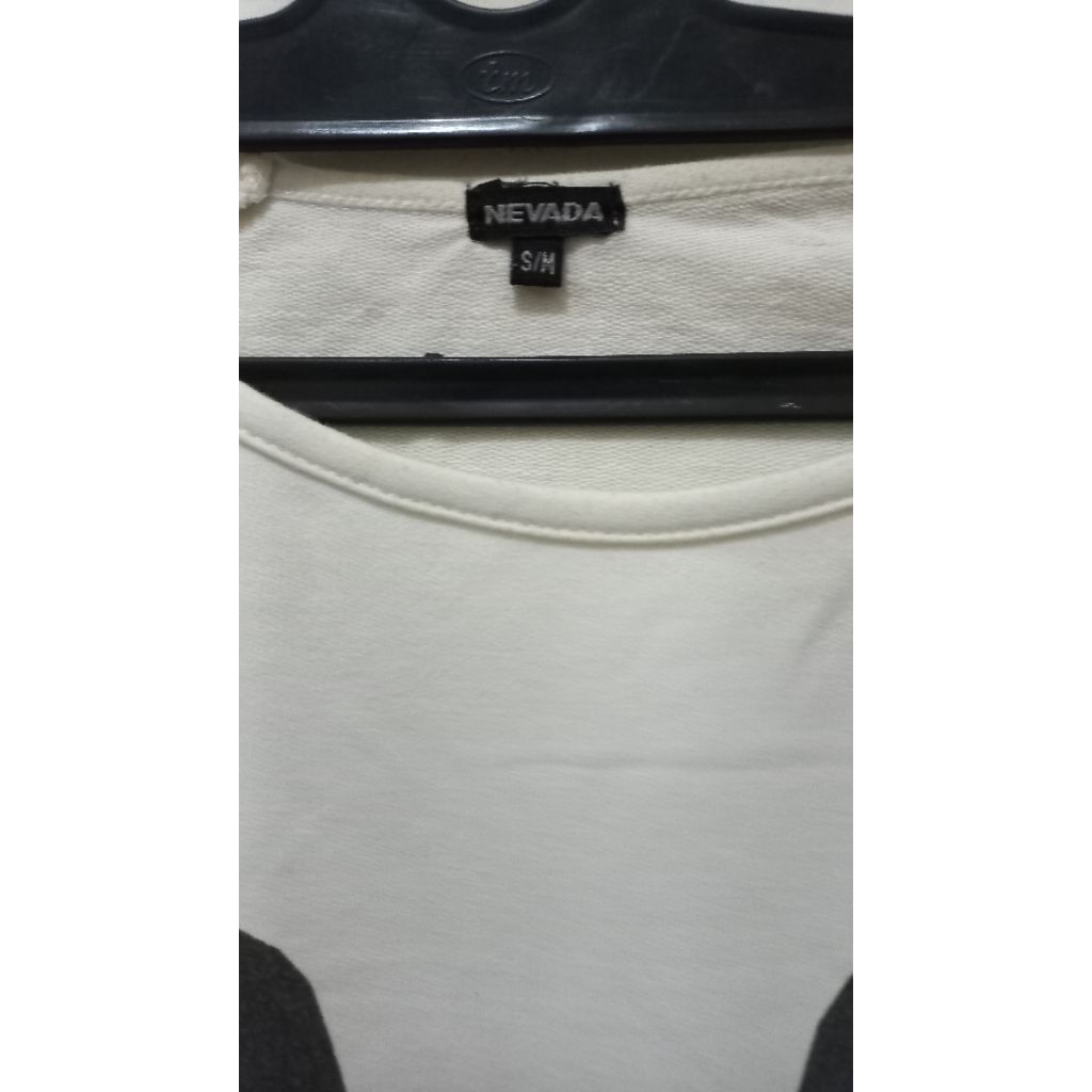 Kaos lengan panjang Nevada